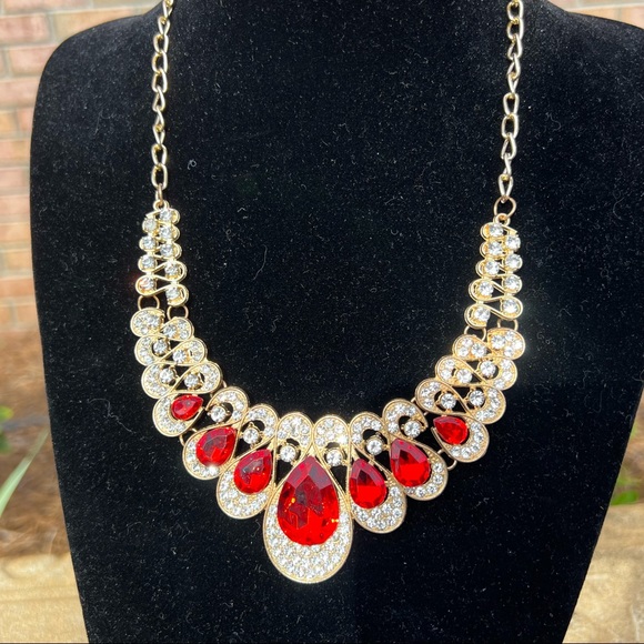 Gold Necklace with Crystals - Ruby Red - Picture 5 of 8